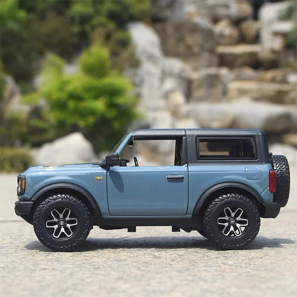 [Maisto] 1:24 Ford 2021 Bronco Blue Model Car Die-Cast