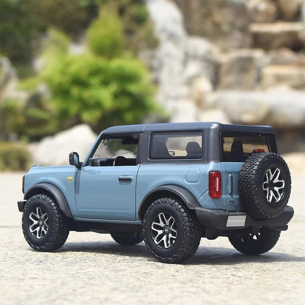 [Maisto] 1:24 Ford 2021 Bronco Blue Model Car Die-Cast