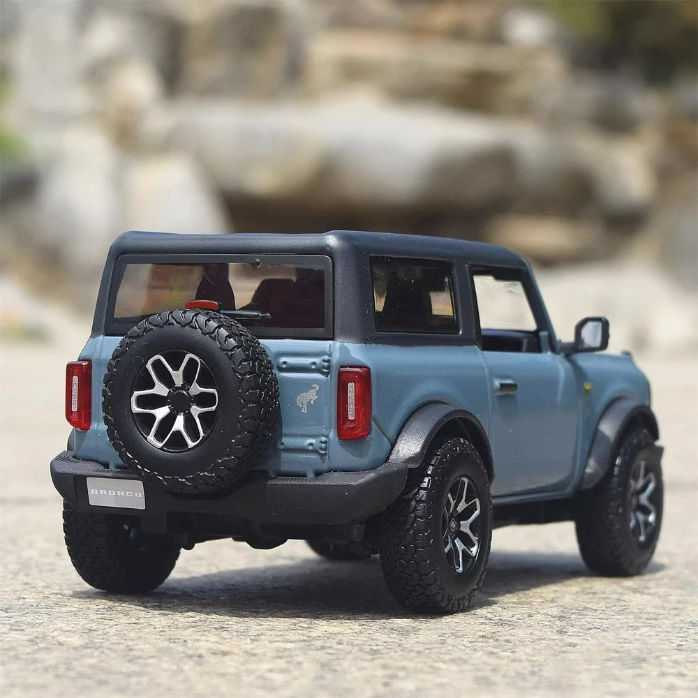 [Maisto] 1:24 Ford 2021 Bronco Blue Model Car Die-Cast