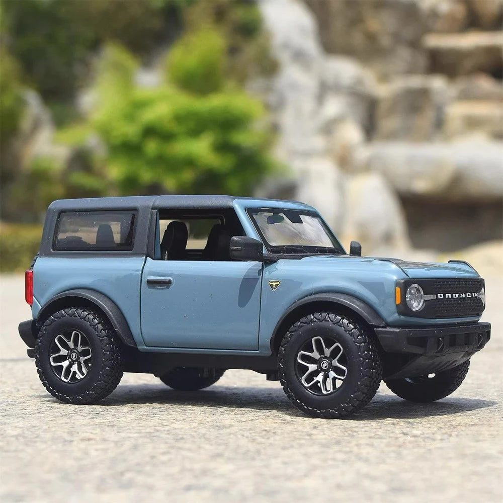 [Maisto] 1:24 Ford 2021 Bronco Blue Model Car Die-Cast