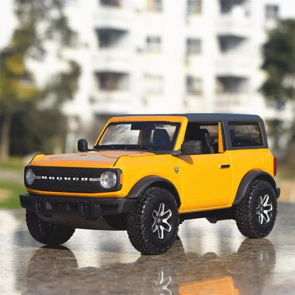 [Maisto] 1:24 Ford 2021 Bronco Orange Model Car Die-Cast