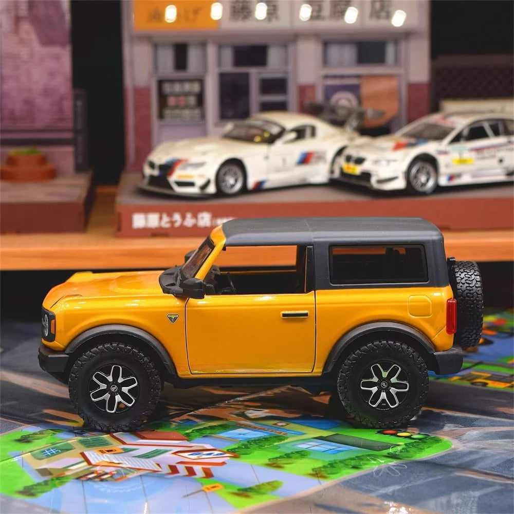 [Maisto] 1:24 Ford 2021 Bronco Orange Model Car Die-Cast