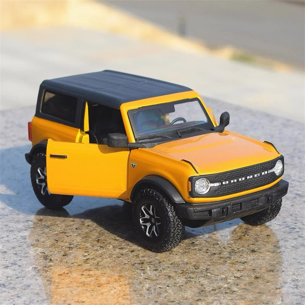 [Maisto] 1:24 Ford 2021 Bronco Orange Model Car Die-Cast