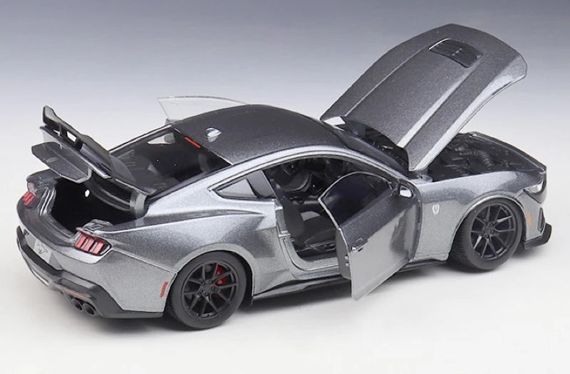 [Maisto] 1:24 Ford 2024 Mustang Dark Horse Gray Model Car Die-Cast