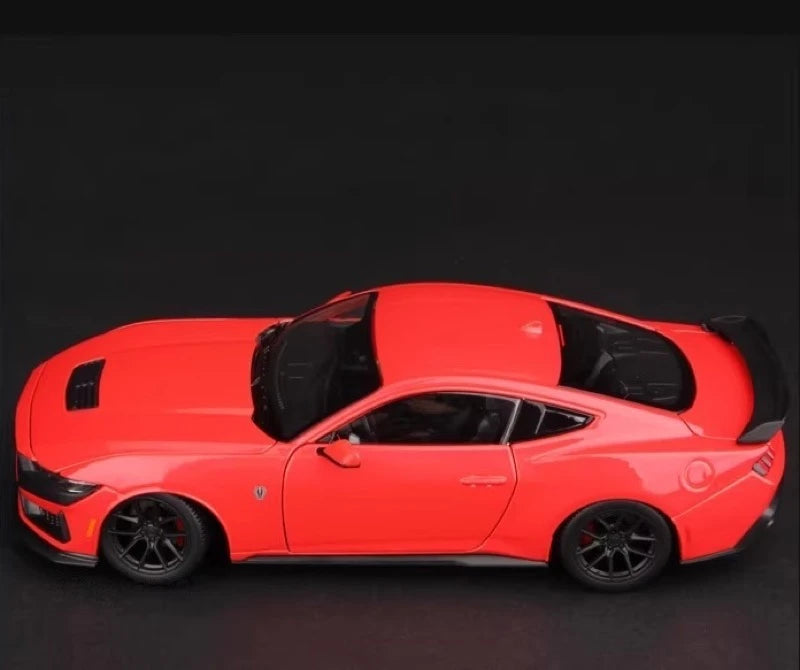 [Maisto] 1:24 Ford 2024 Mustang Dark Horse Red Model Car Die-Cast