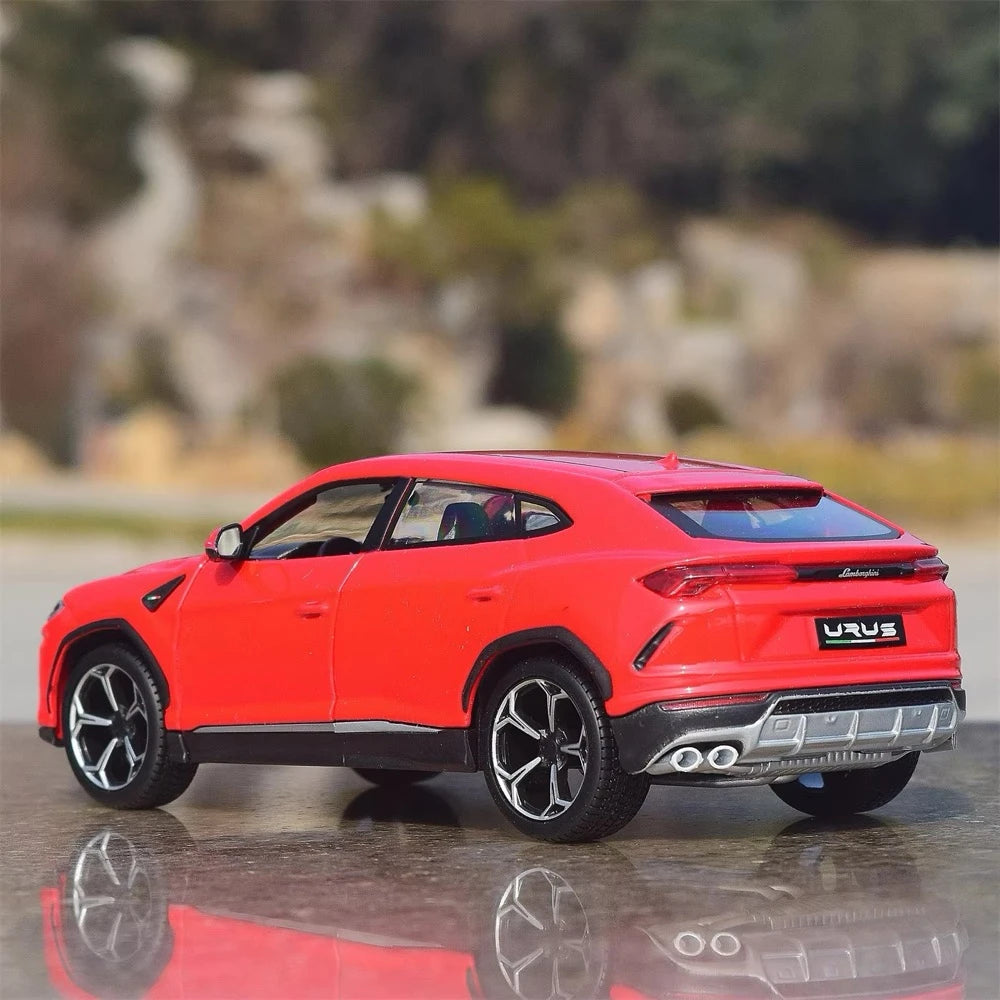 [Maisto] 1:24 Lamborghini 2017 Urus Red Model Car Die-Cast