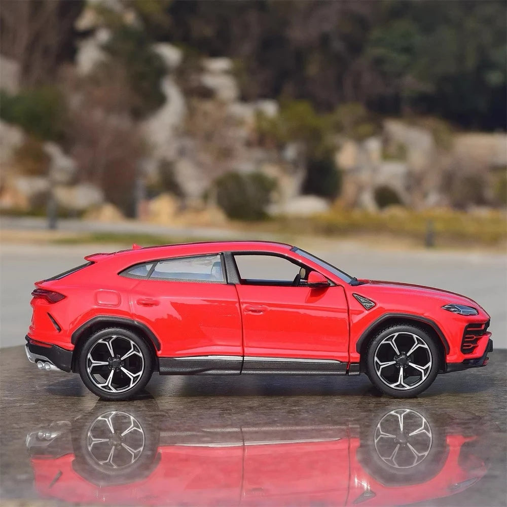 [Maisto] 1:24 Lamborghini 2017 Urus Red Model Car Die-Cast
