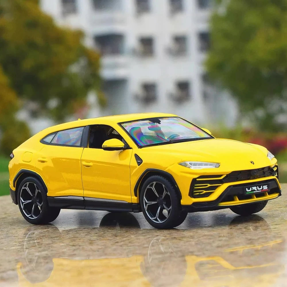 [Maisto] 1:24 Lamborghini 2017 Urus Yellow Model Car Die-Cast