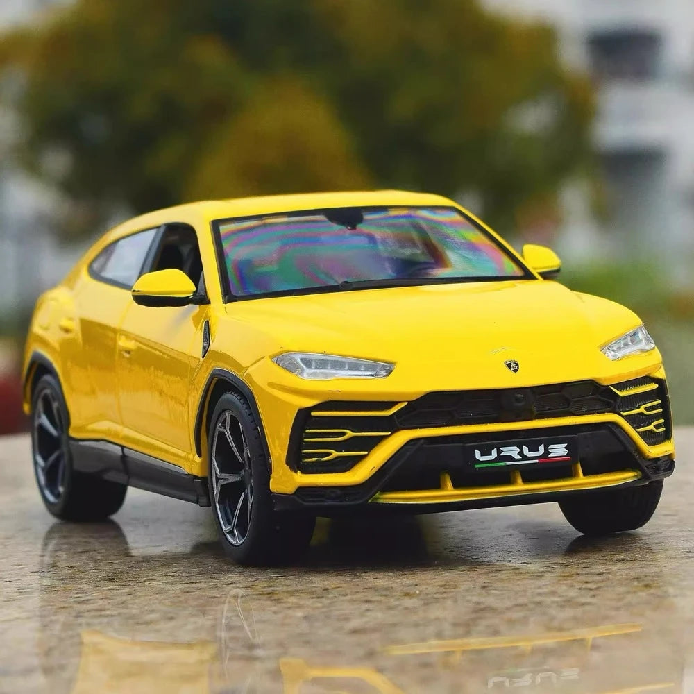 [Maisto] 1:24 Lamborghini 2017 Urus Yellow Model Car Die-Cast
