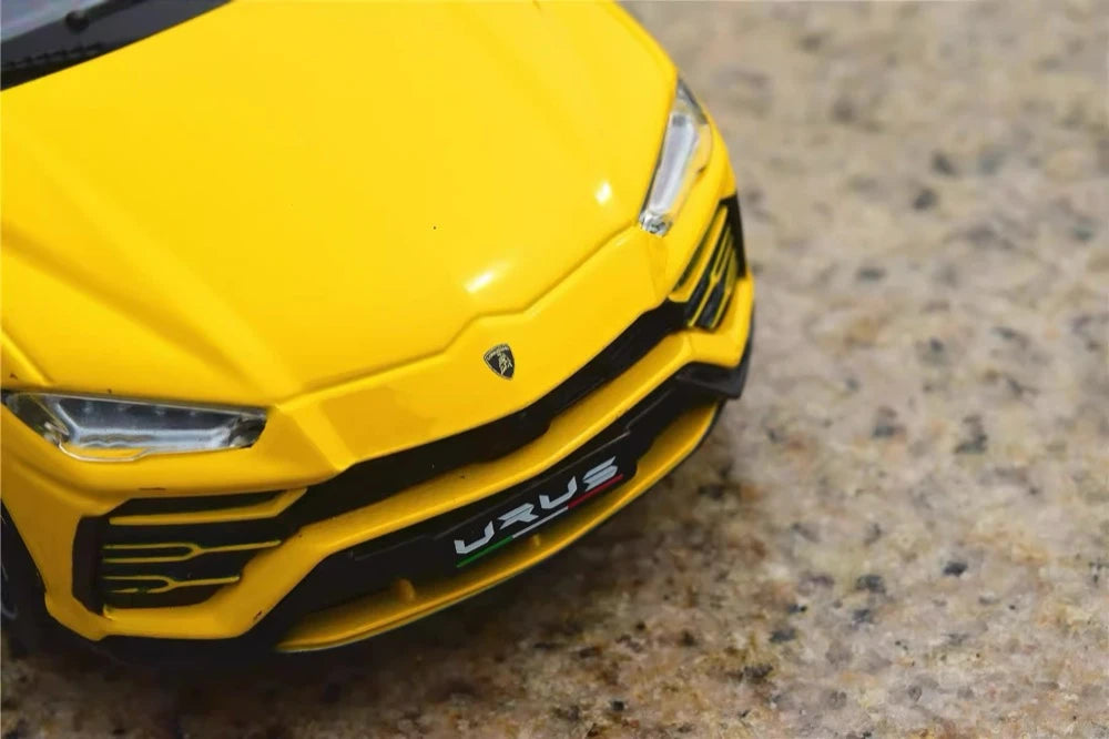 [Maisto] 1:24 Lamborghini 2017 Urus Yellow Model Car Die-Cast