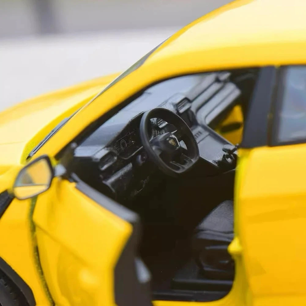 [Maisto] 1:24 Lamborghini 2017 Urus Yellow Model Car Die-Cast