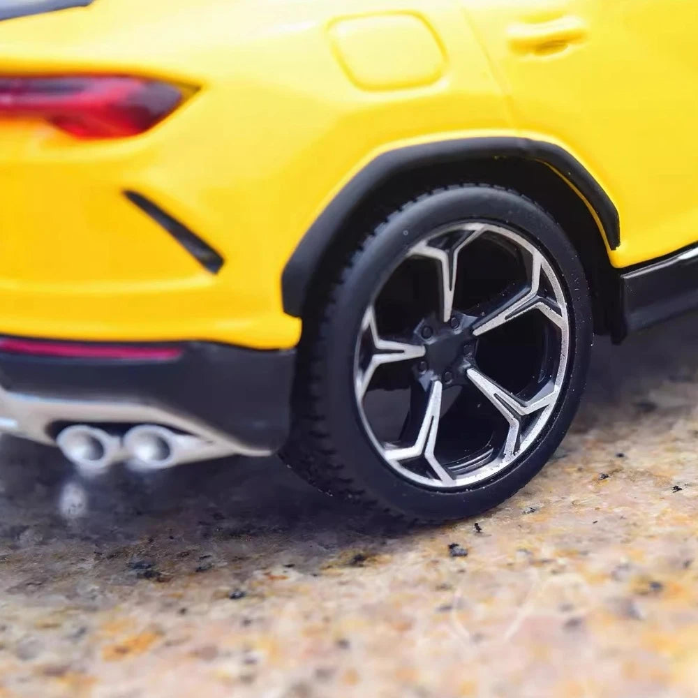 [Maisto] 1:24 Lamborghini 2017 Urus Yellow Model Car Die-Cast
