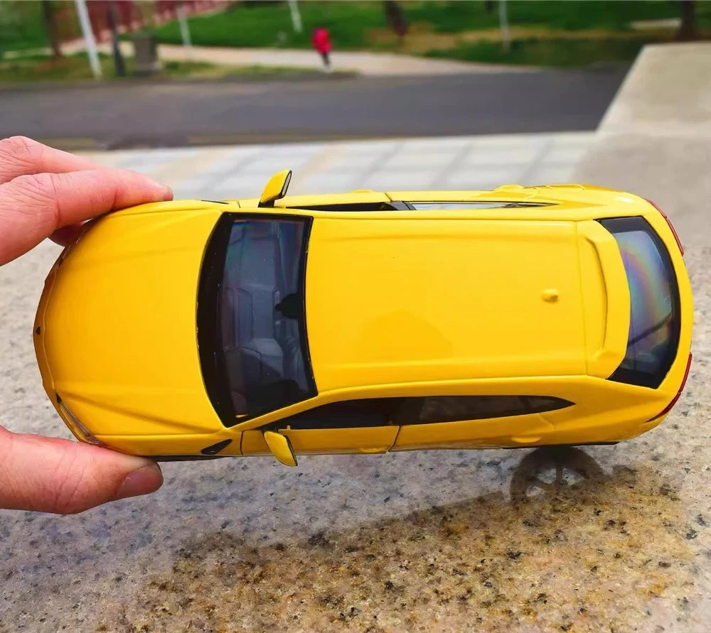 [Maisto] 1:24 Lamborghini 2017 Urus Yellow Model Car Die-Cast