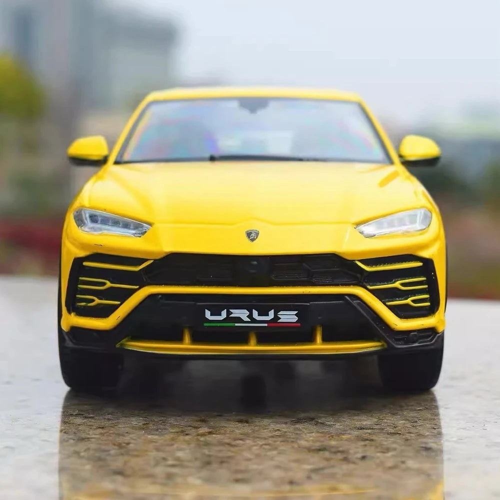 [Maisto] 1:24 Lamborghini 2017 Urus Yellow Model Car Die-Cast