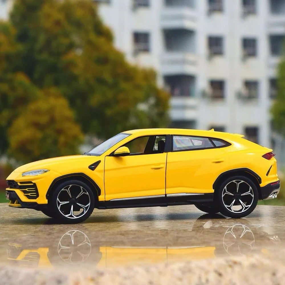 [Maisto] 1:24 Lamborghini 2017 Urus Yellow Model Car Die-Cast