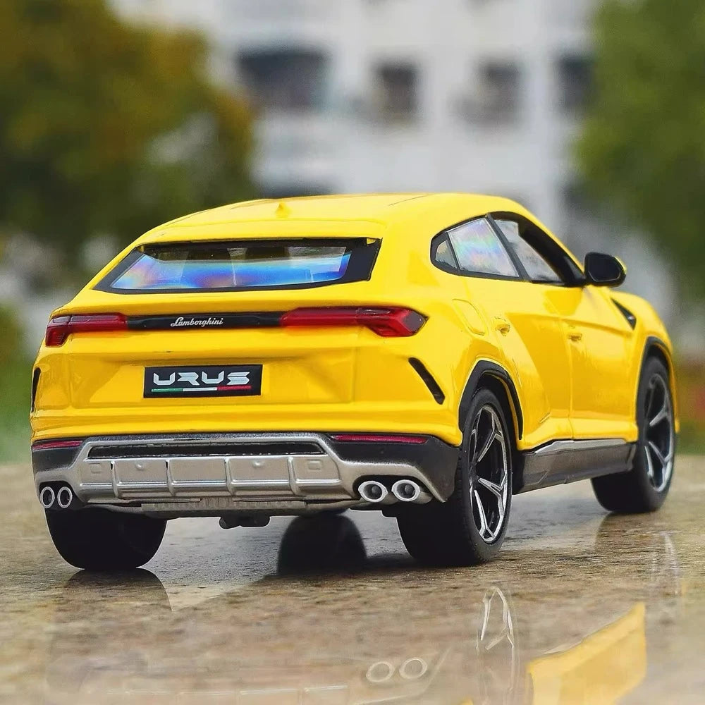 [Maisto] 1:24 Lamborghini 2017 Urus Yellow Model Car Die-Cast