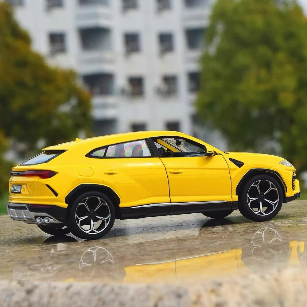 [Maisto] 1:24 Lamborghini 2017 Urus Yellow Model Car Die-Cast