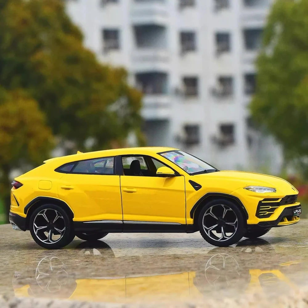 [Maisto] 1:24 Lamborghini 2017 Urus Yellow Model Car Die-Cast