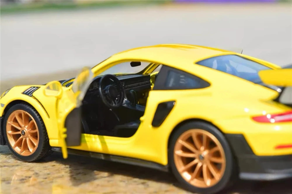 [Maisto] 1:24 Porsche 2018 911 GT2 RS Yellow Model Car Die-Cast