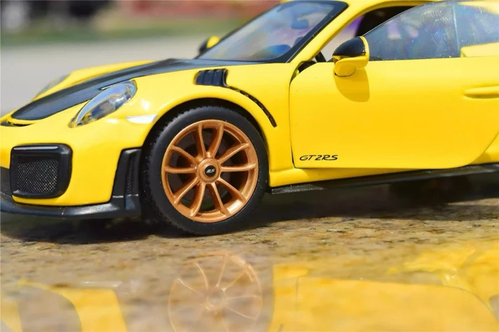 [Maisto] 1:24 Porsche 2018 911 GT2 RS Yellow Model Car Die-Cast