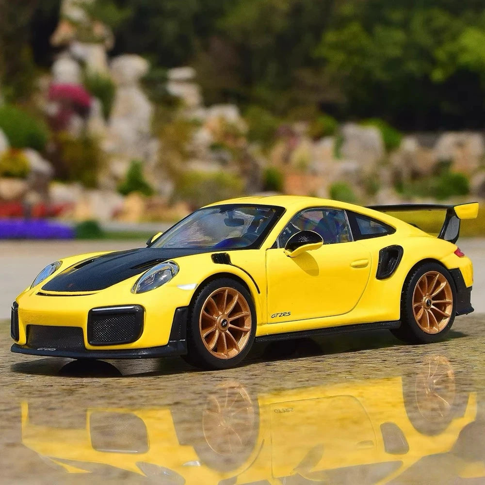 [Maisto] 1:24 Porsche 2018 911 GT2 RS Yellow Model Car Die-Cast