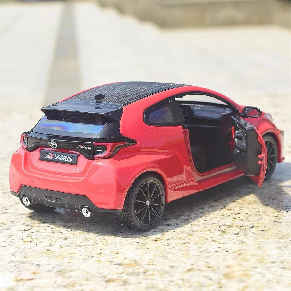 [Maisto] 1:24 Toyota 2024 GR Yaris rouge voiture miniature Die-Cast