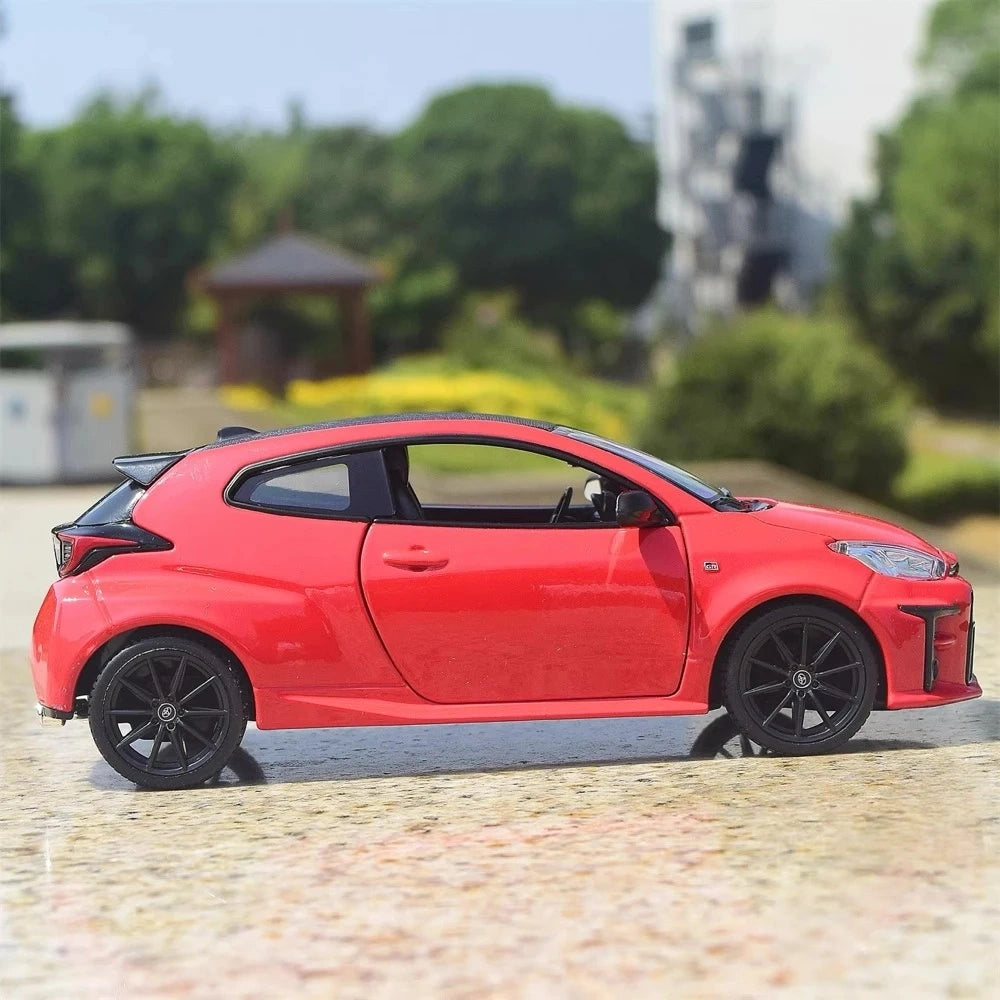 [Maisto] 1:24 Toyota 2024 GR Yaris rouge voiture miniature Die-Cast