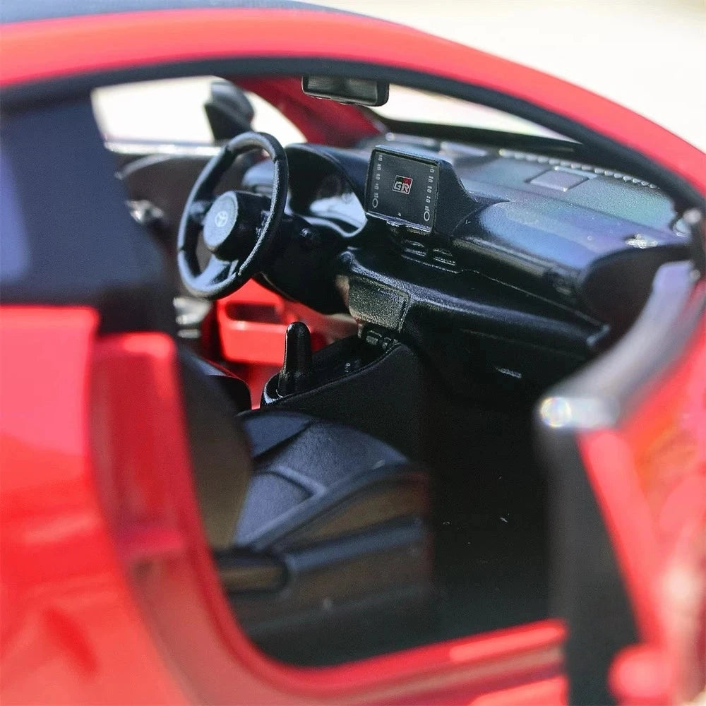 [Maisto] 1:24 Toyota 2024 GR Yaris rouge voiture miniature Die-Cast