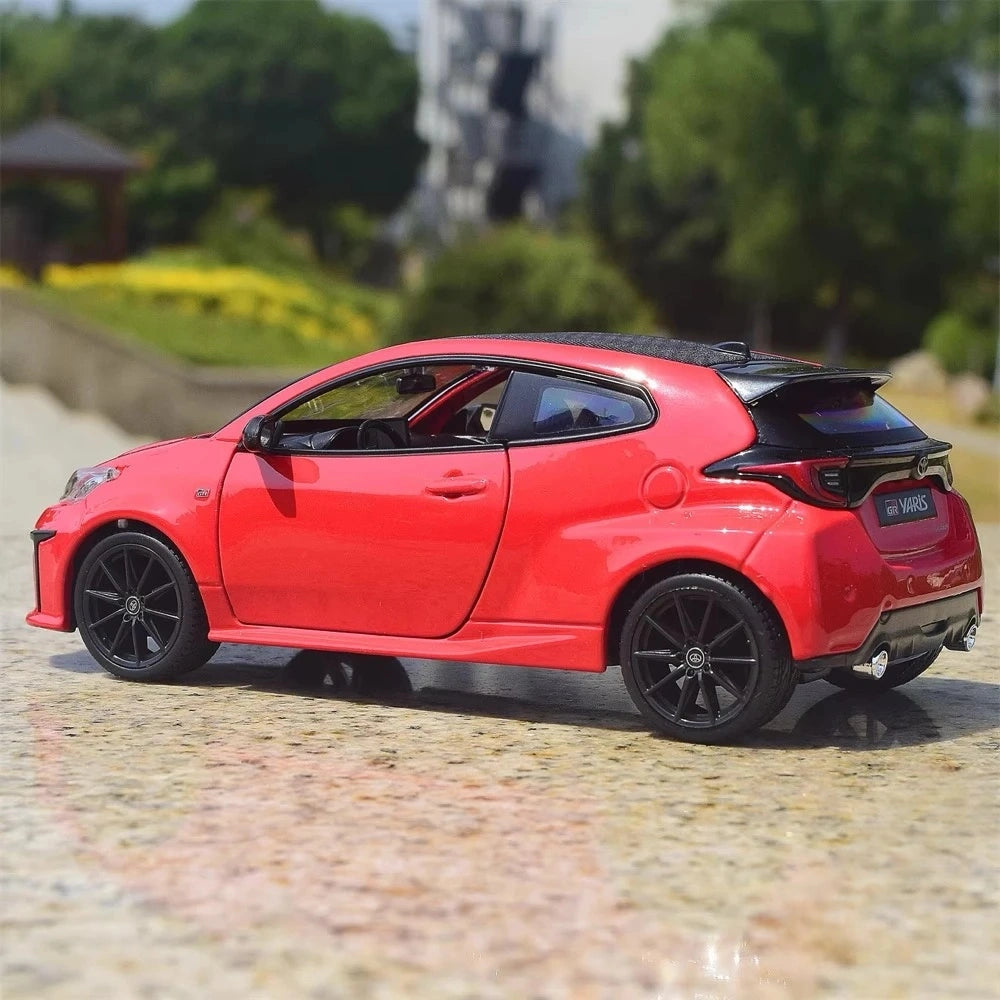 [Maisto] 1:24 Toyota 2024 GR Yaris Red Model Car Die-Cast
