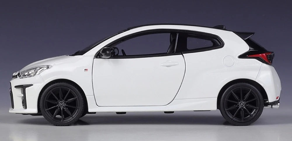 [Maisto] 1:24 Toyota 2024 GR Yaris bianco modellino di auto Die-Cast
