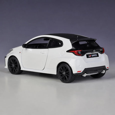 Maisto Toyota 2024 GR Yaris White 1:24 – model wyświetlacza odlewany z odlewu
