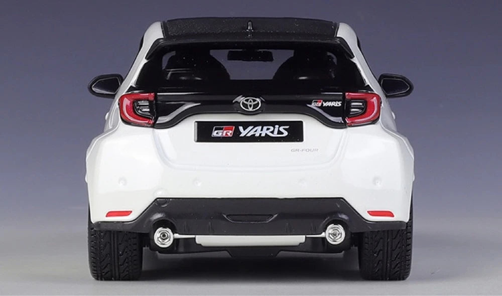[Maisto] 1:24 Toyota 2024 GR Yaris White Model Car Die-Cast
