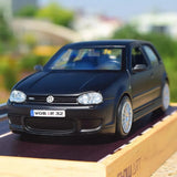 [Maisto] 1:24 Volkswagen 2004 Golf R32 Black Model Car Die-Cast