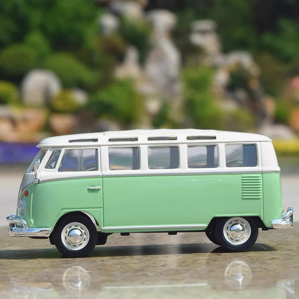 [Maisto] 1:24 Volkswagen 1962 T1 Microbus Green Model Car Die-Cast