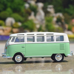 [Maisto] 1:24 Volkswagen 1962 T1 Microbus Green Model Car Die-Cast