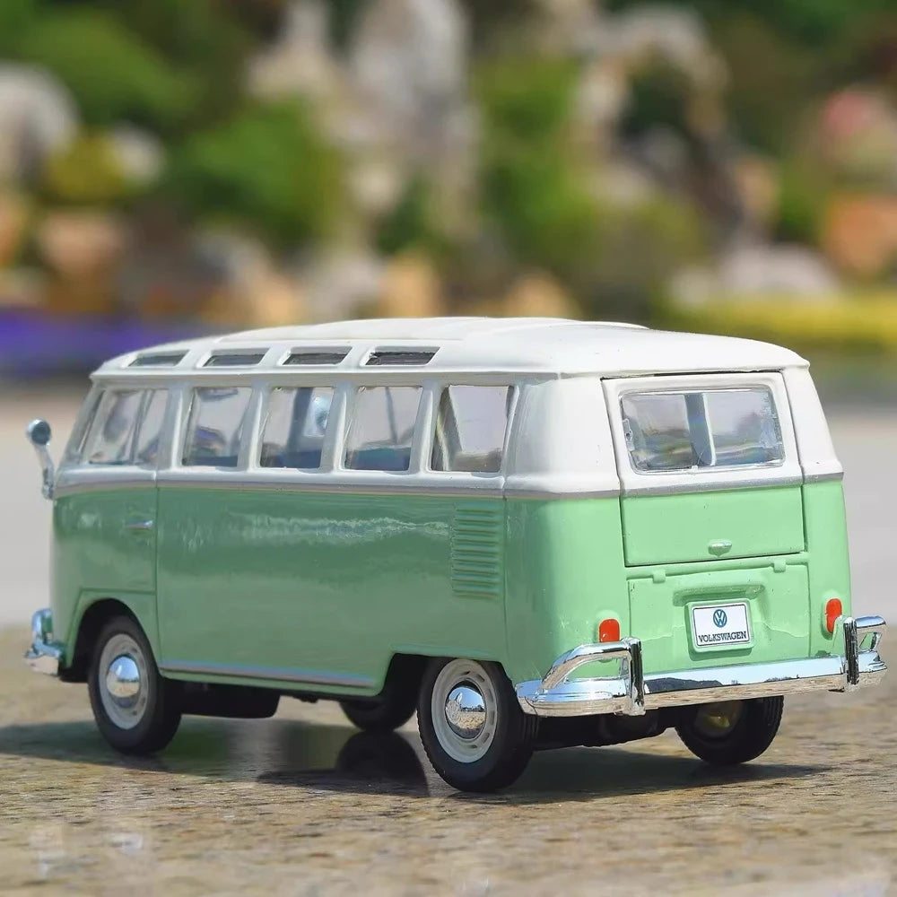 [Maisto] 1:24 Volkswagen 1962 T1 Microbus Green Model Car Die-Cast