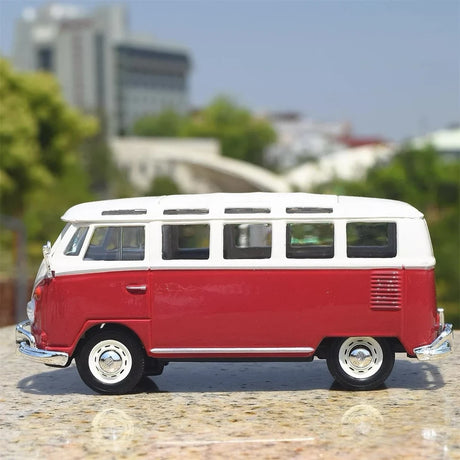 Maisto Volkswagen 1962 T1 Microbus Red 1:24 – Model wyświetlacza odlewany z odlewu
