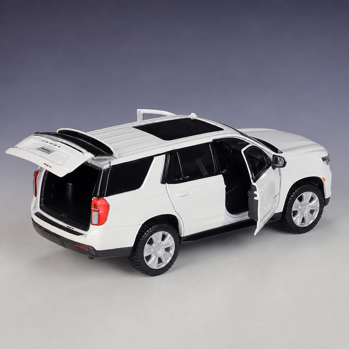 [Maisto] 1:24 Chevrolet 2021 Tahoe White Model Car Die-Cast