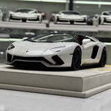 [Make Up] 1:18 Lamborghini 2015 Aventador LP750-4 SV Roadster vit modellbil resin