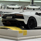 [Make Up] 1:18 Lamborghini 2015 Aventador LP750-4 SV Roadster vit modellbil resin