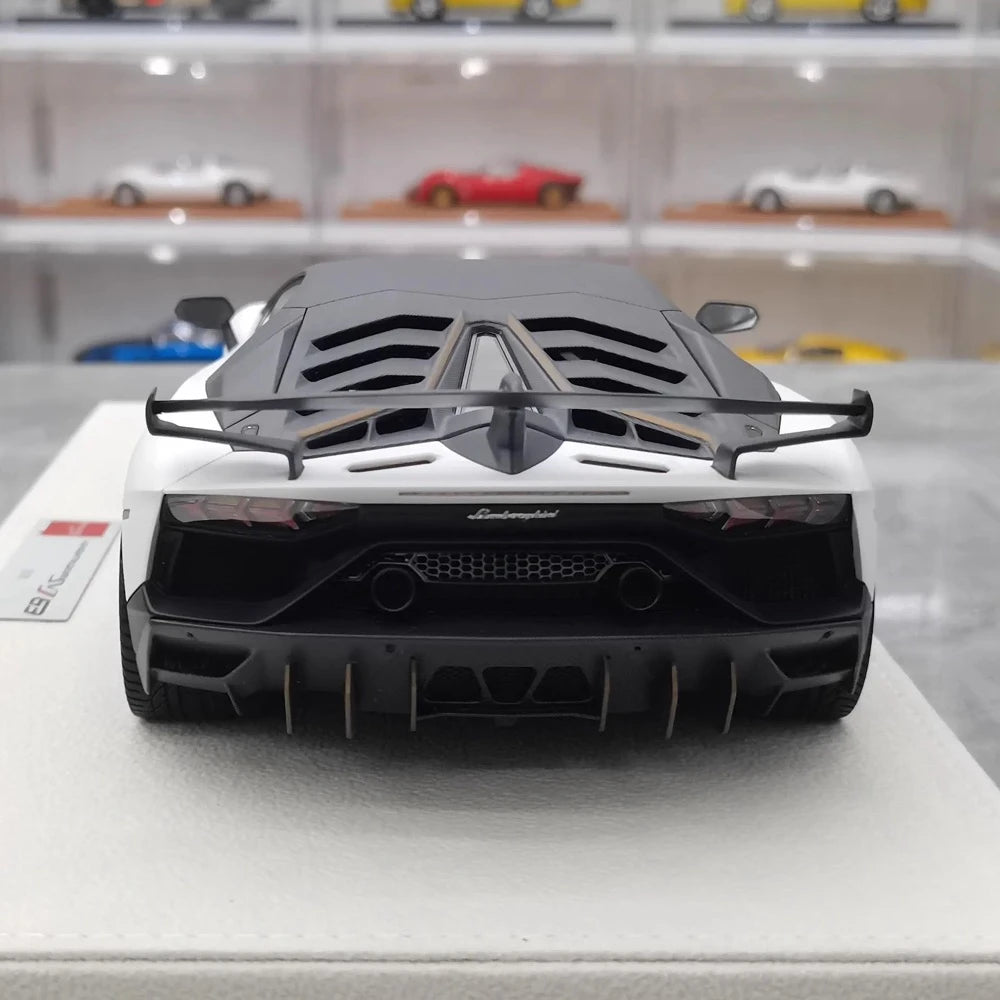 [Make Up] 1:18 Lamborghini 2018 Aventador SVJ 63 White Model Car Resin