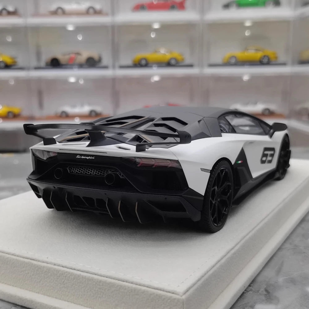[Make Up] 1:18 Lamborghini 2018 Aventador SVJ 63 White Model Car Resin