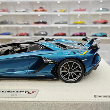 [Make Up] 1:18 Lamborghini 2019 Aventador SVJ Roadster Cyan Model Car Resin