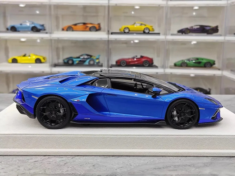 [Make Up] 1:18 Lamborghini 2021 Aventador LP780-4 Ultimae Roadster Blue Model Car Resin