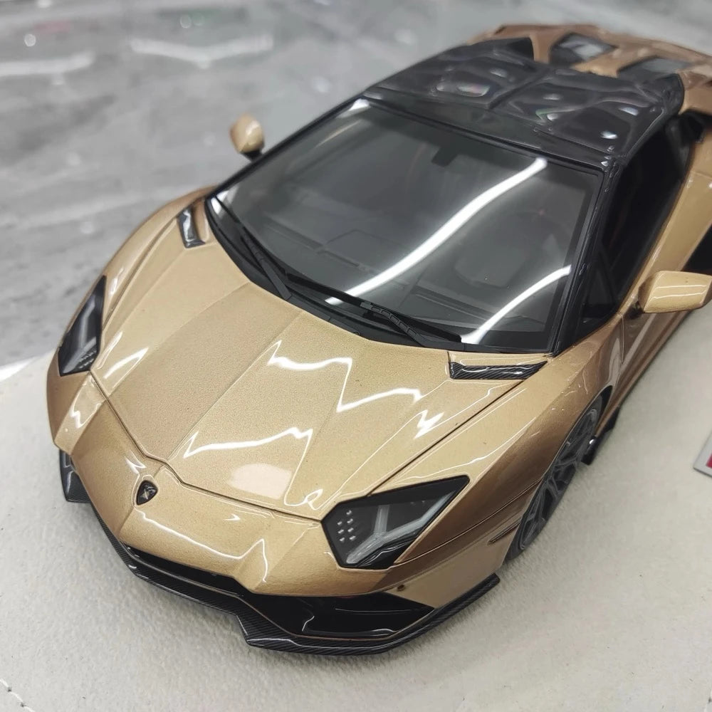 [Make Up] 1:18 Lamborghini 2021 Aventador LP780-4 Ultimae Roadster Gold Model Car Resin