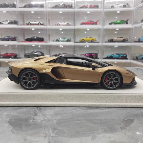 [Make Up] 1:18 Lamborghini 2021 Aventador LP780-4 Ultimae Roadster Gold Model Car Resin
