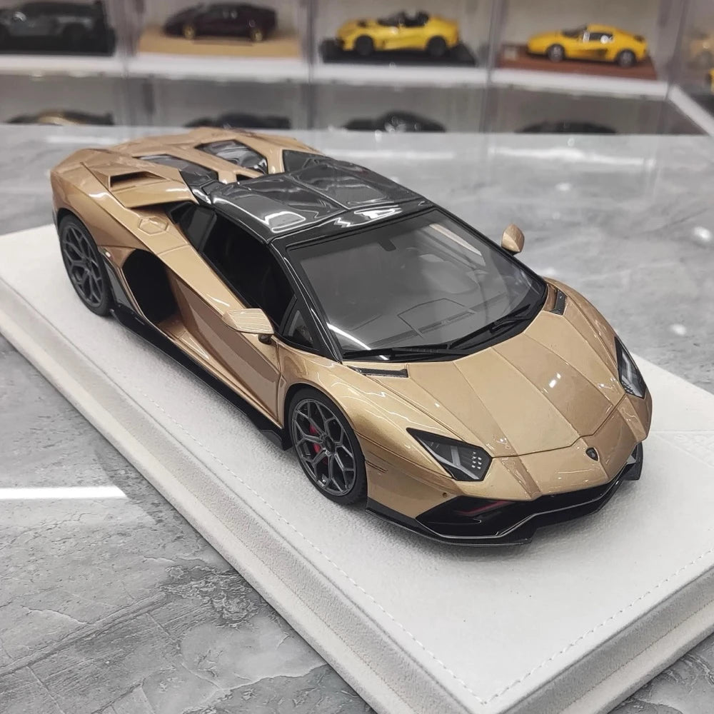 [Make Up] 1:18 Lamborghini 2021 Aventador LP780-4 Ultimae Roadster Gold Model Car Resin