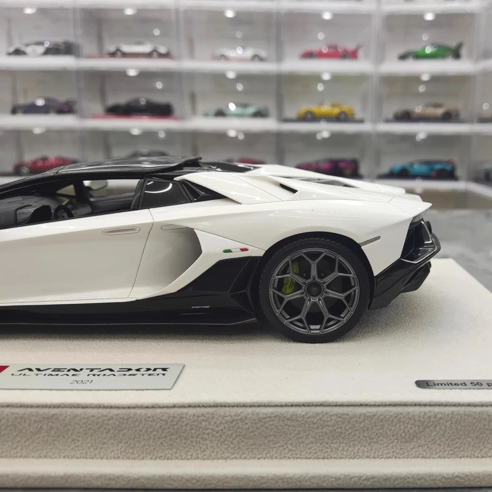 [Make Up] 1:18 Lamborghini 2021 Aventador LP780-4 Ultimae Roadster White Model Car Resin