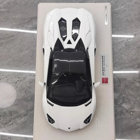 [Make Up] 1:18 Lamborghini 2021 Aventador LP780-4 Ultimae Roadster White Model Car Resin
