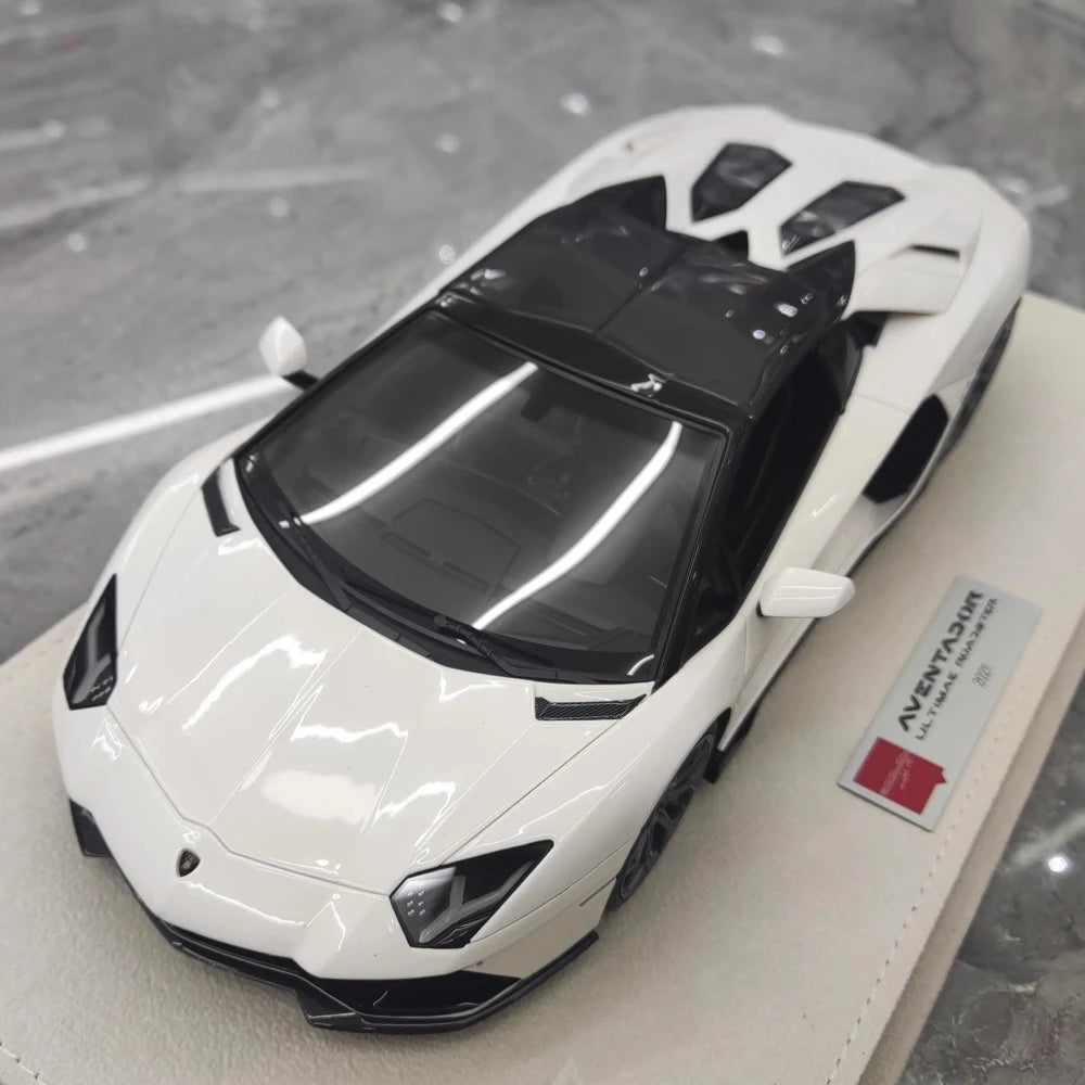[Make Up] 1:18 Lamborghini 2021 Aventador LP780-4 Ultimae Roadster White Model Car Resin